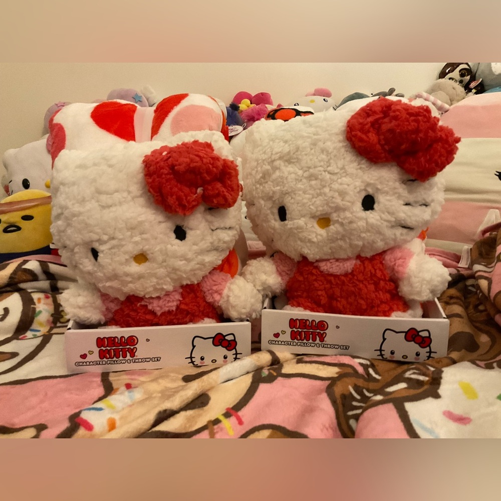 Hello kitty valentines pillow plush and blanket set
